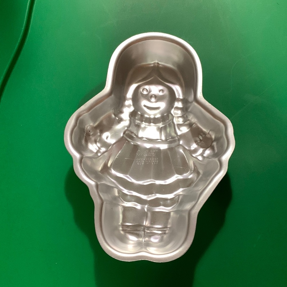 WILTON- VINTAGE 1975 Doll Cake Mold